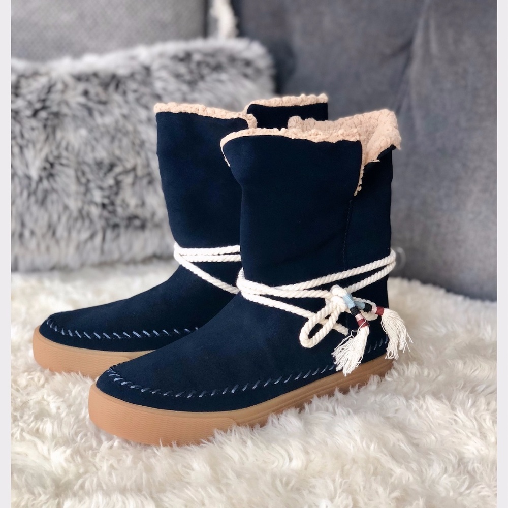 TOMS Vista Blue Suede Boot Size 7